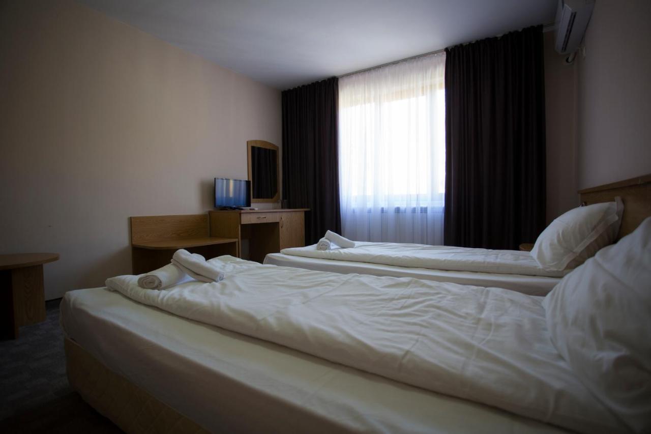Family Prim Hotel Sandanski Exterior photo