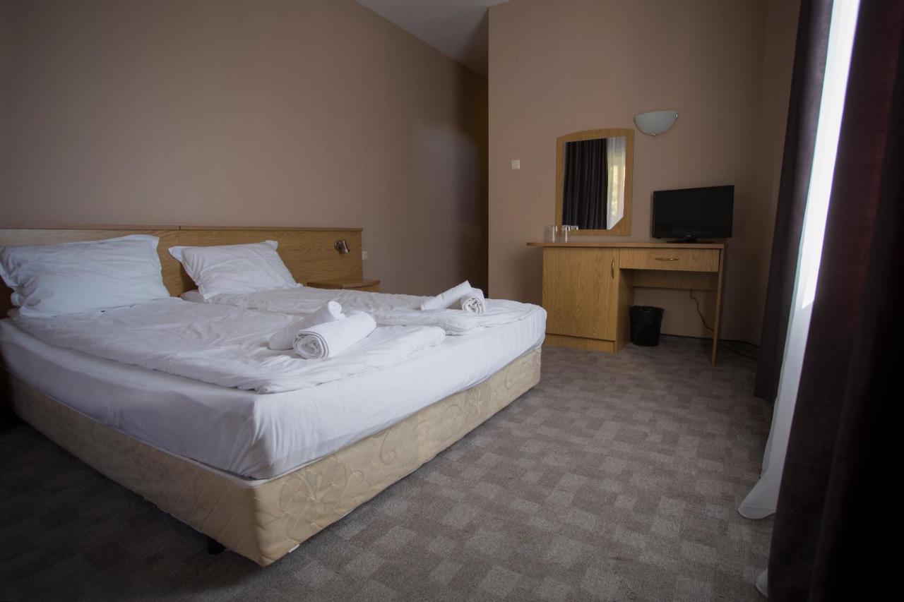 Family Prim Hotel Sandanski Exterior photo