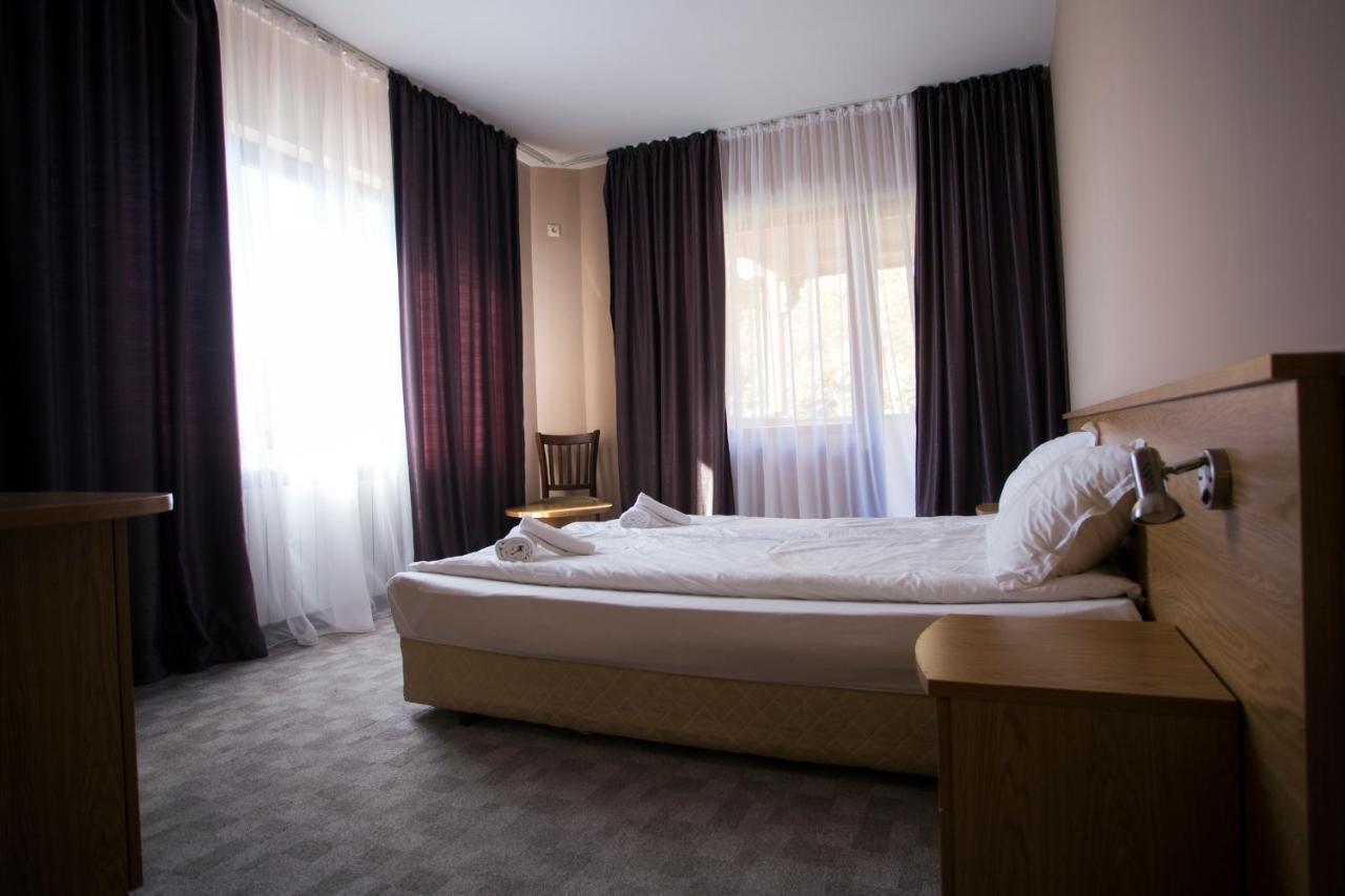Family Prim Hotel Sandanski Exterior photo