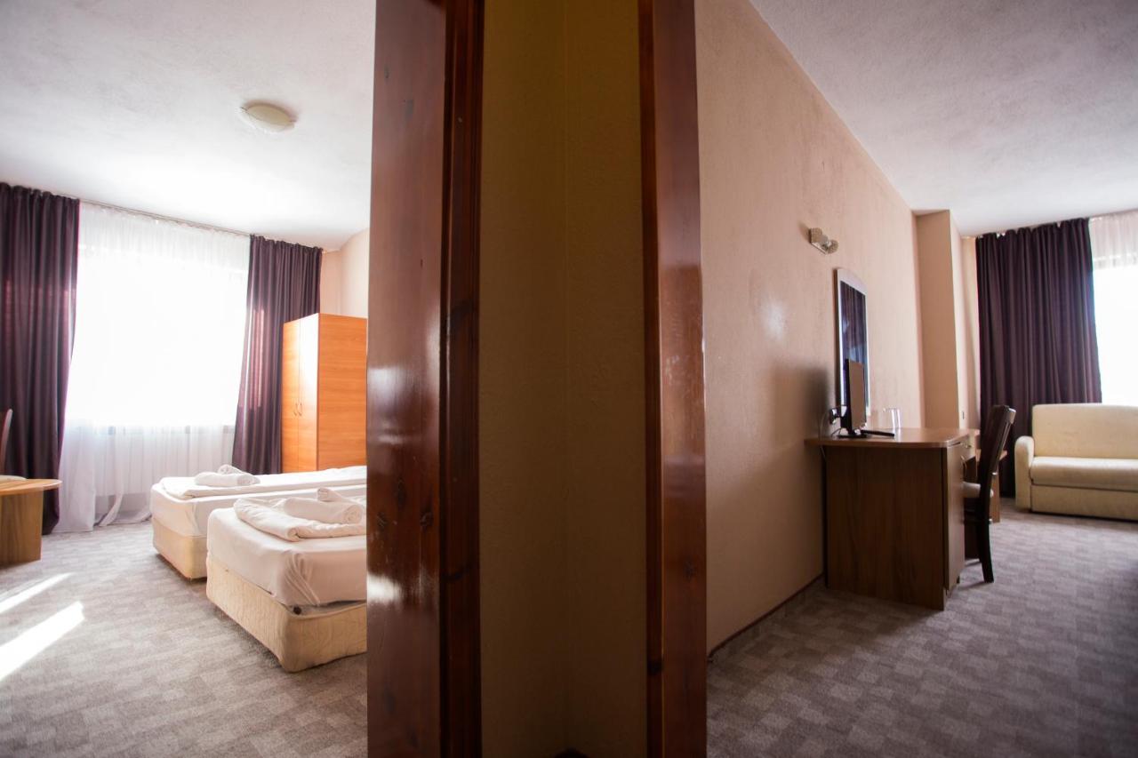 Family Prim Hotel Sandanski Exterior photo