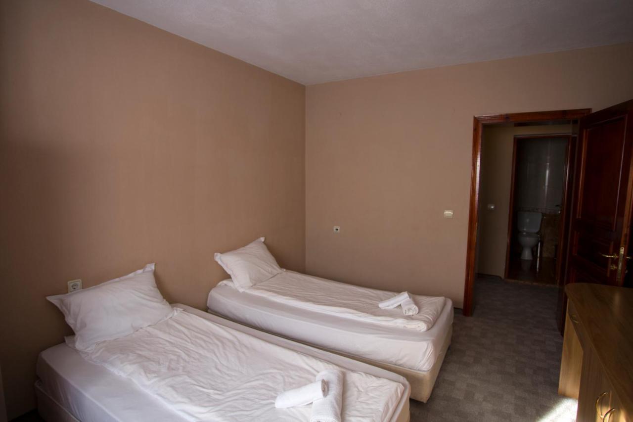 Family Prim Hotel Sandanski Exterior photo