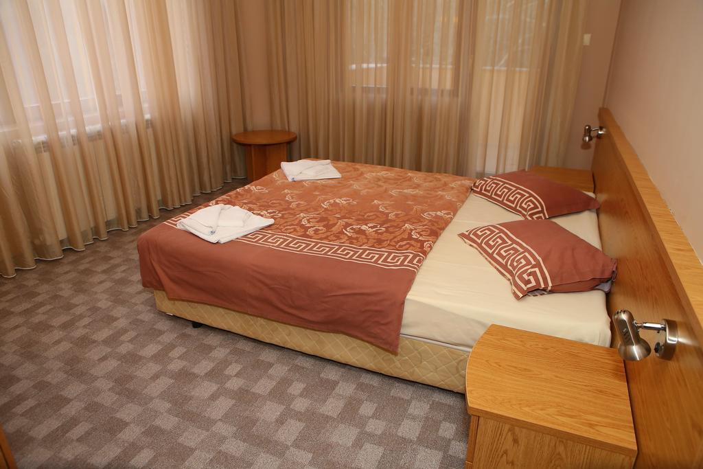 Family Prim Hotel Sandanski Exterior photo